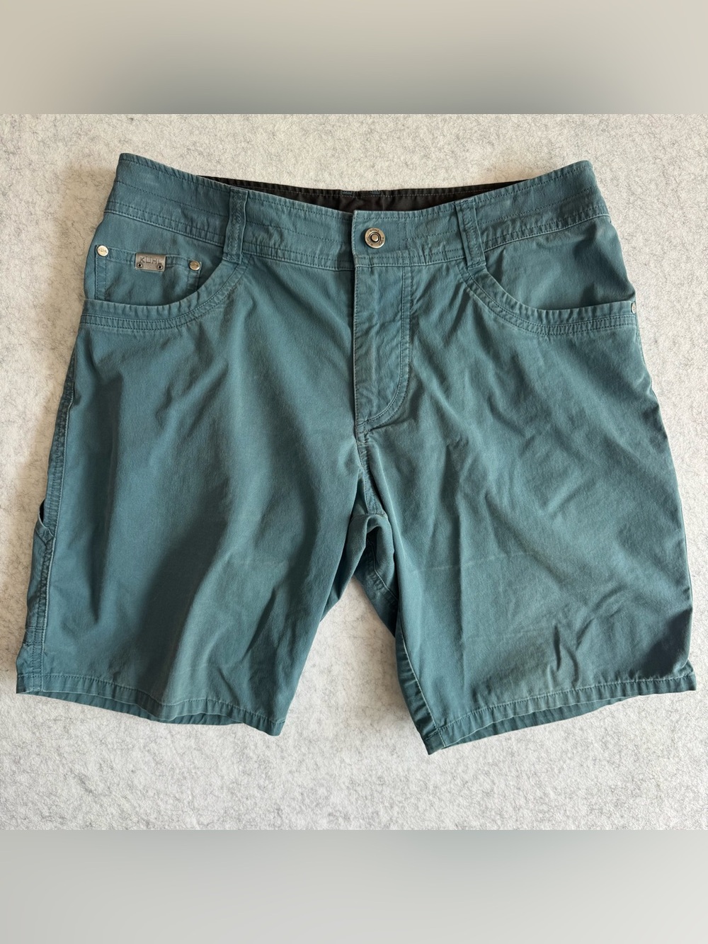 Kuhl Revolvr Shorts Men’s Size 33 Blue 7 Pockets Lightweight Breathable